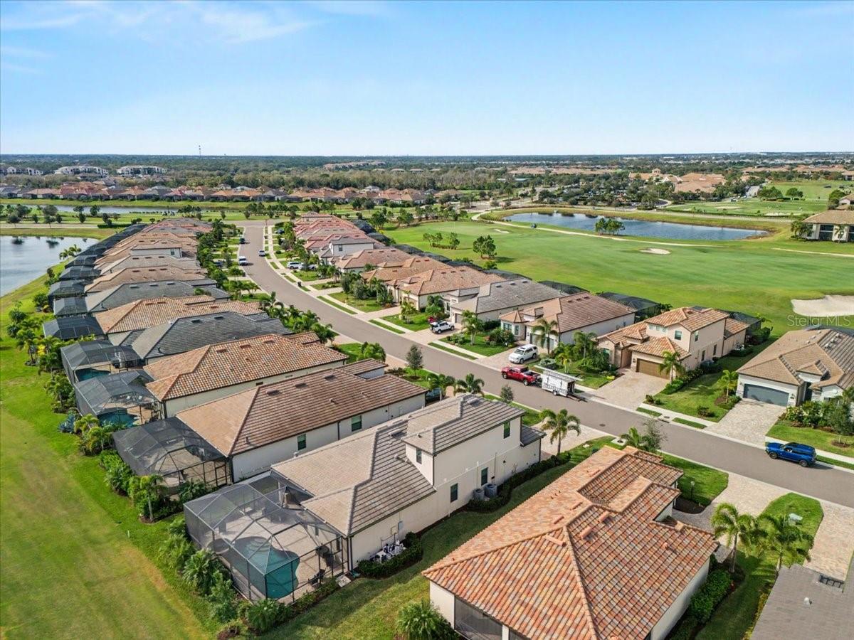 LAKEWOOD NATIONAL GOLF CULB PH II - Residential