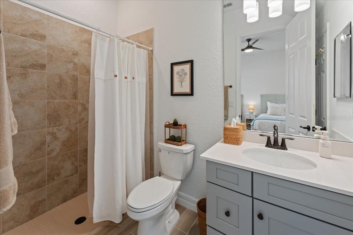 LAKEWOOD NATIONAL GOLF CULB PH II - Residential