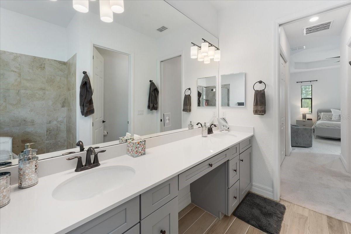 LAKEWOOD NATIONAL GOLF CULB PH II - Residential