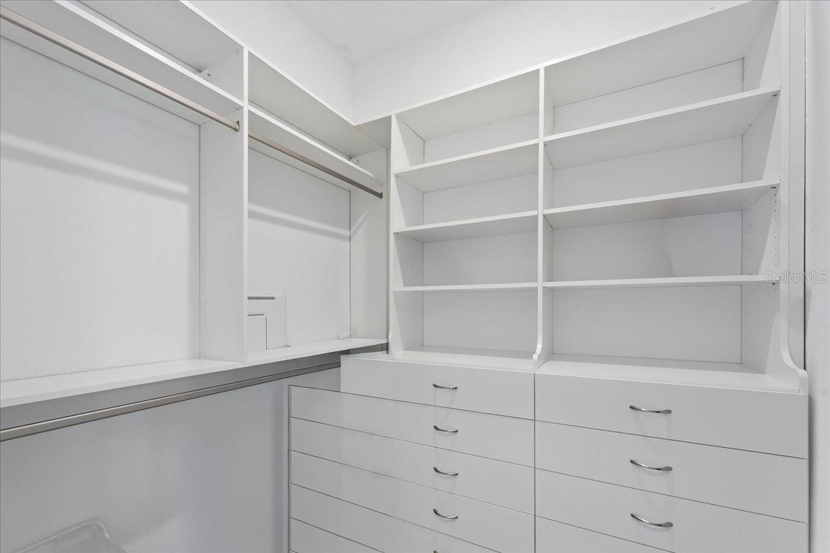 LAKEWOOD NATIONAL GOLF CULB PH II - Residential