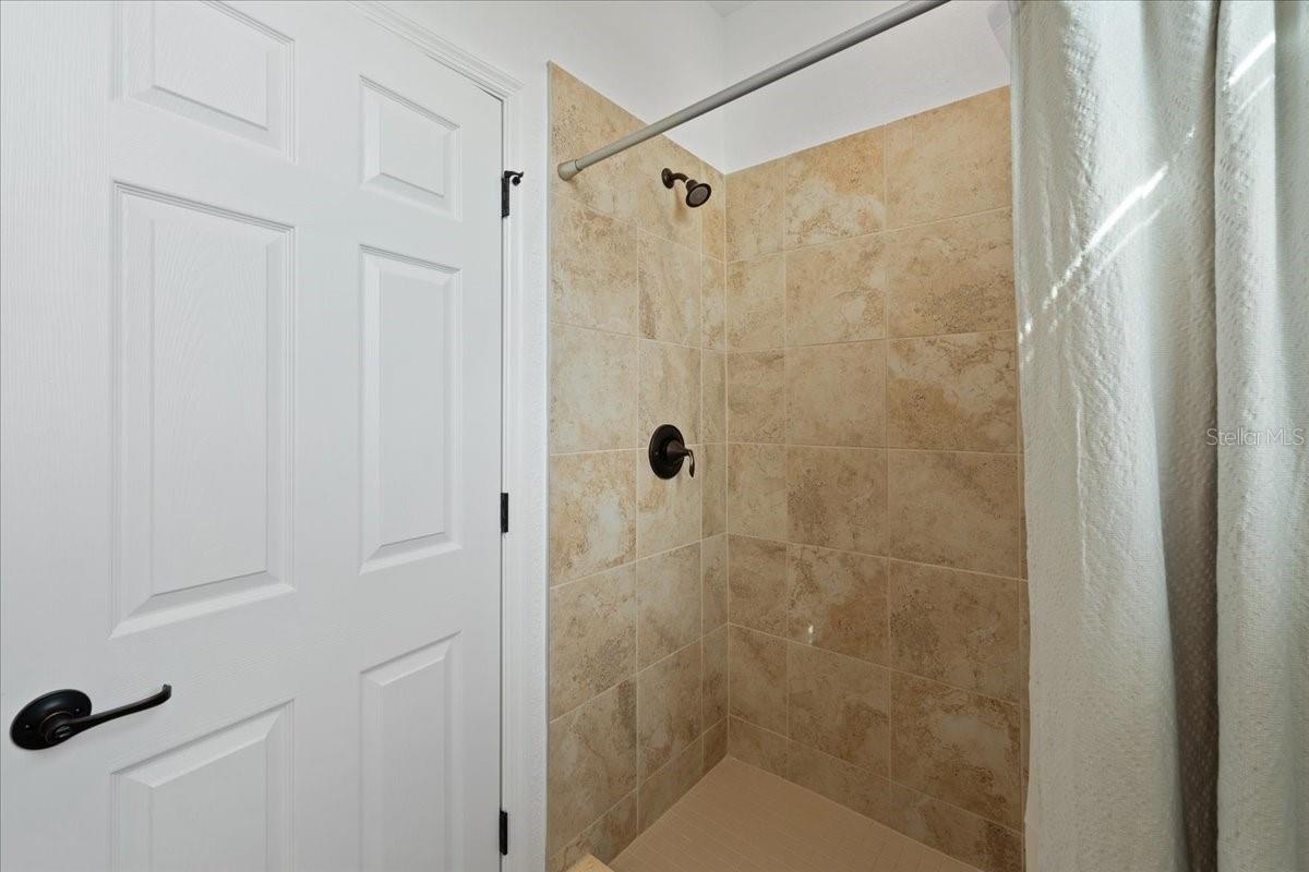 LAKEWOOD NATIONAL GOLF CULB PH II - Residential