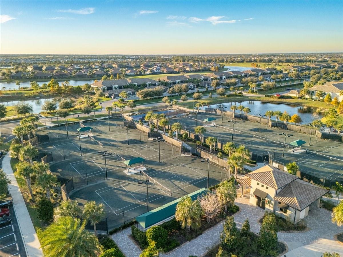 LAKEWOOD NATIONAL GOLF CULB PH II - Residential