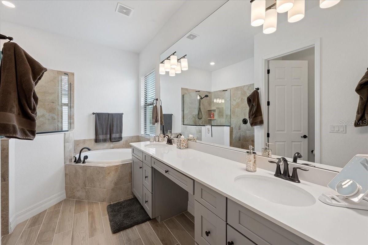 LAKEWOOD NATIONAL GOLF CULB PH II - Residential