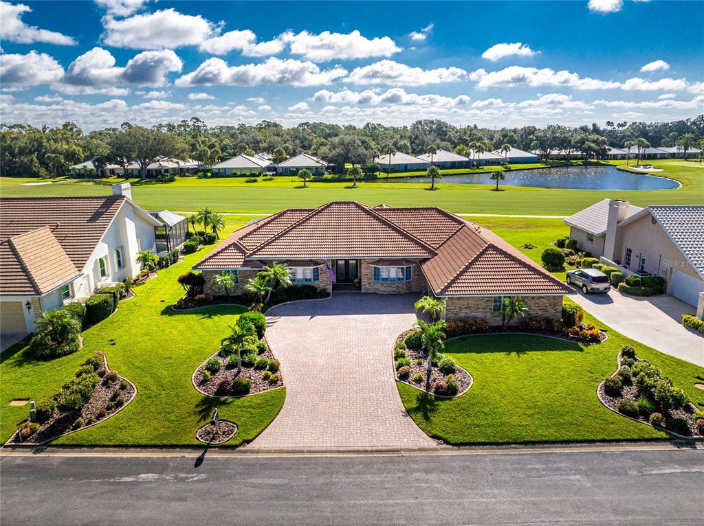 Photo of 810 Carnoustie Drive, Venice, FL 34293 (MLS # N6145867)