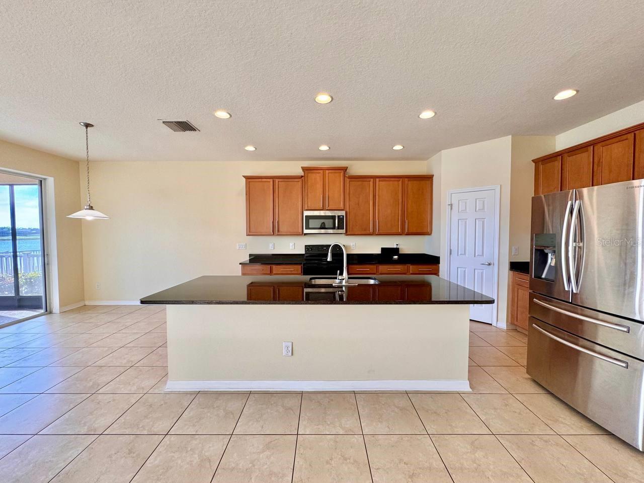 BAHIA LAKES PH 4 - Residential Lease