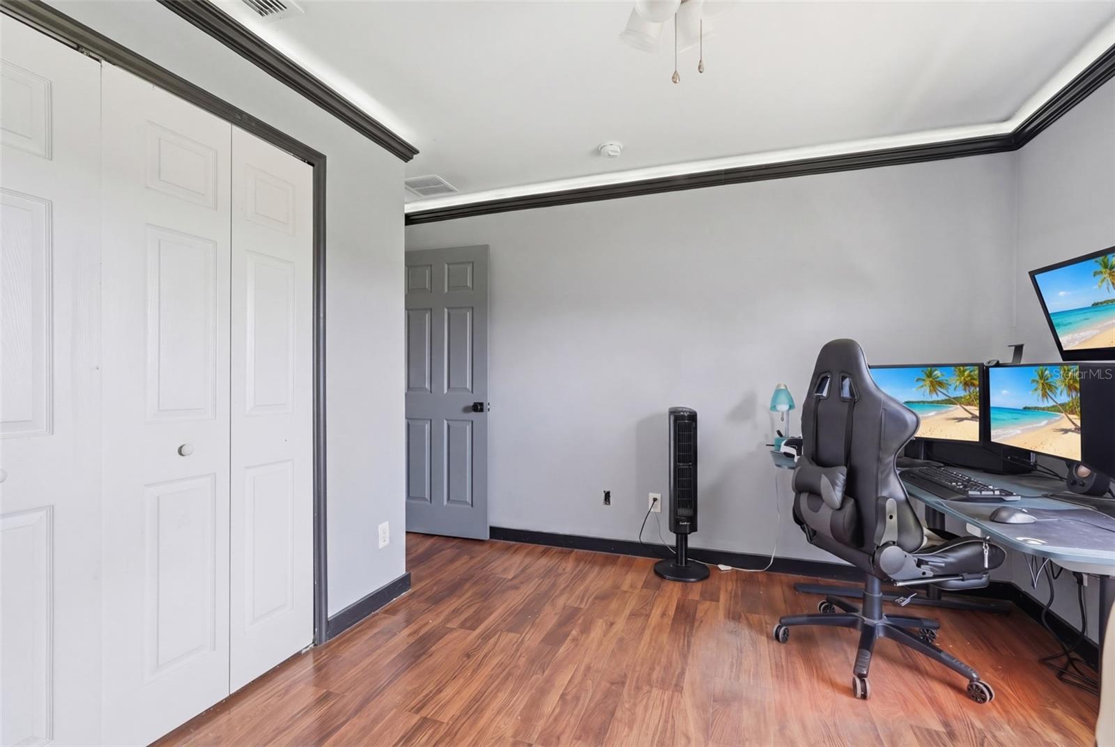 VILLAGE ESTATES LT 01 ORB 2125 P - Residential