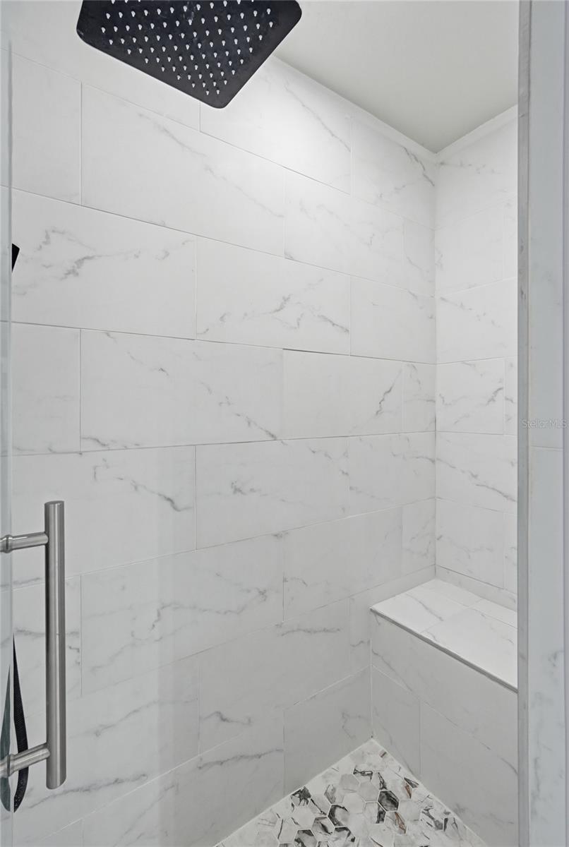 VILLAGE ESTATES LT 01 ORB 2125 P - Residential