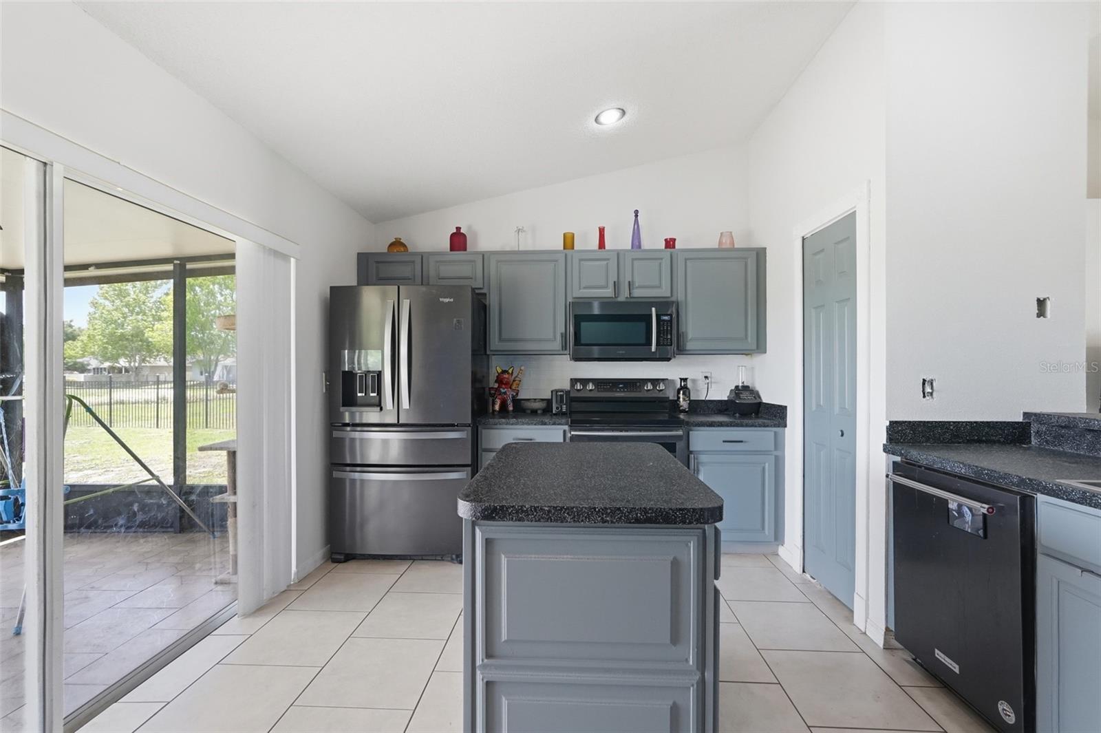 VILLAGE ESTATES LT 01 ORB 2125 P - Residential