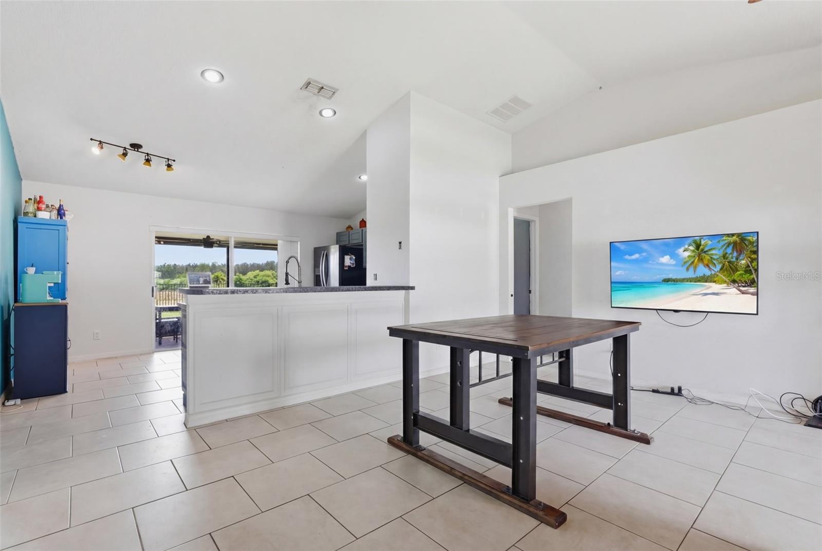 VILLAGE ESTATES LT 01 ORB 2125 P - Residential