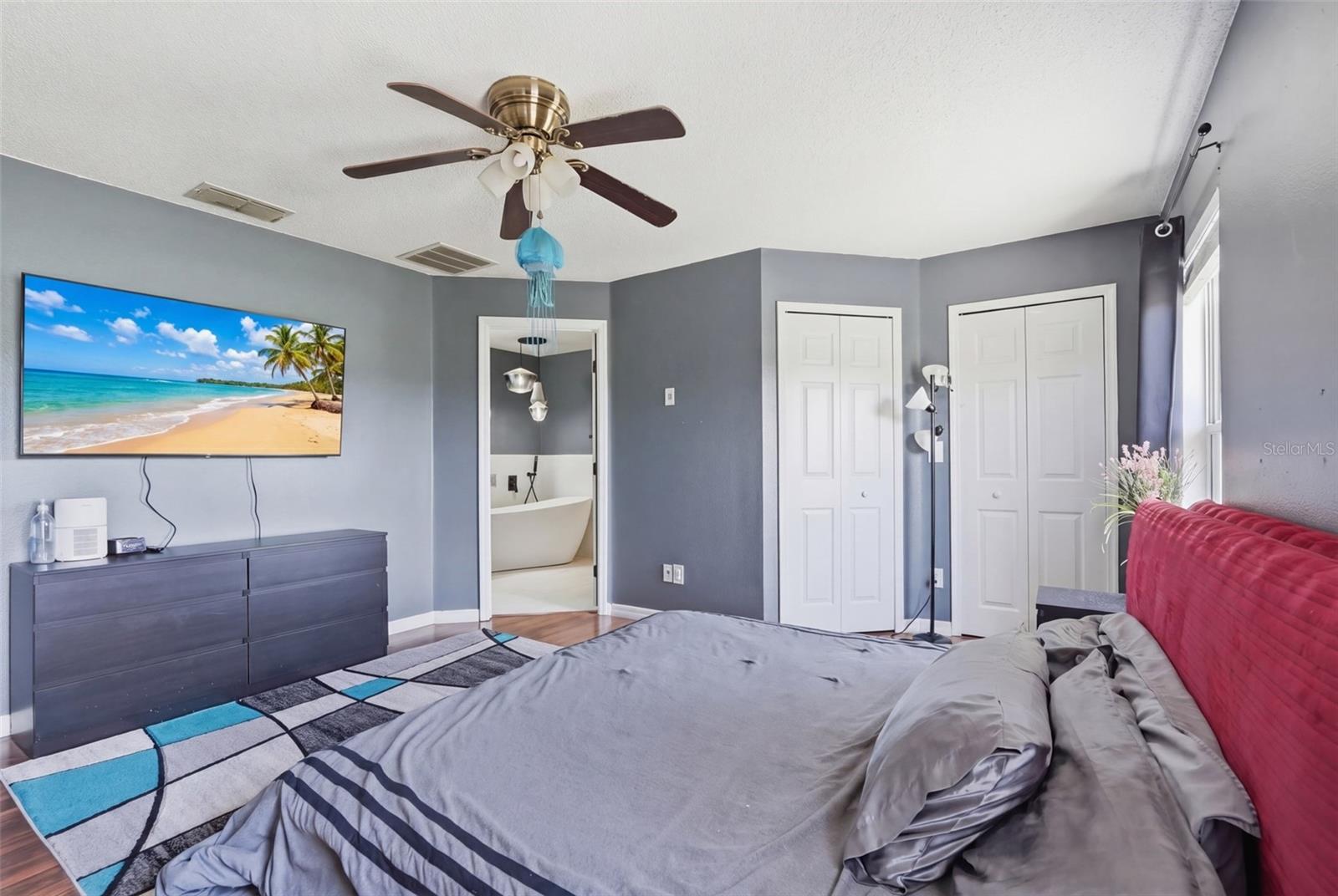 VILLAGE ESTATES LT 01 ORB 2125 P - Residential