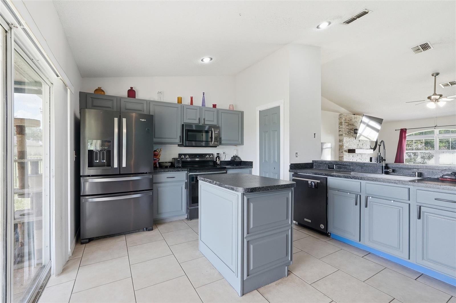 VILLAGE ESTATES LT 01 ORB 2125 P - Residential