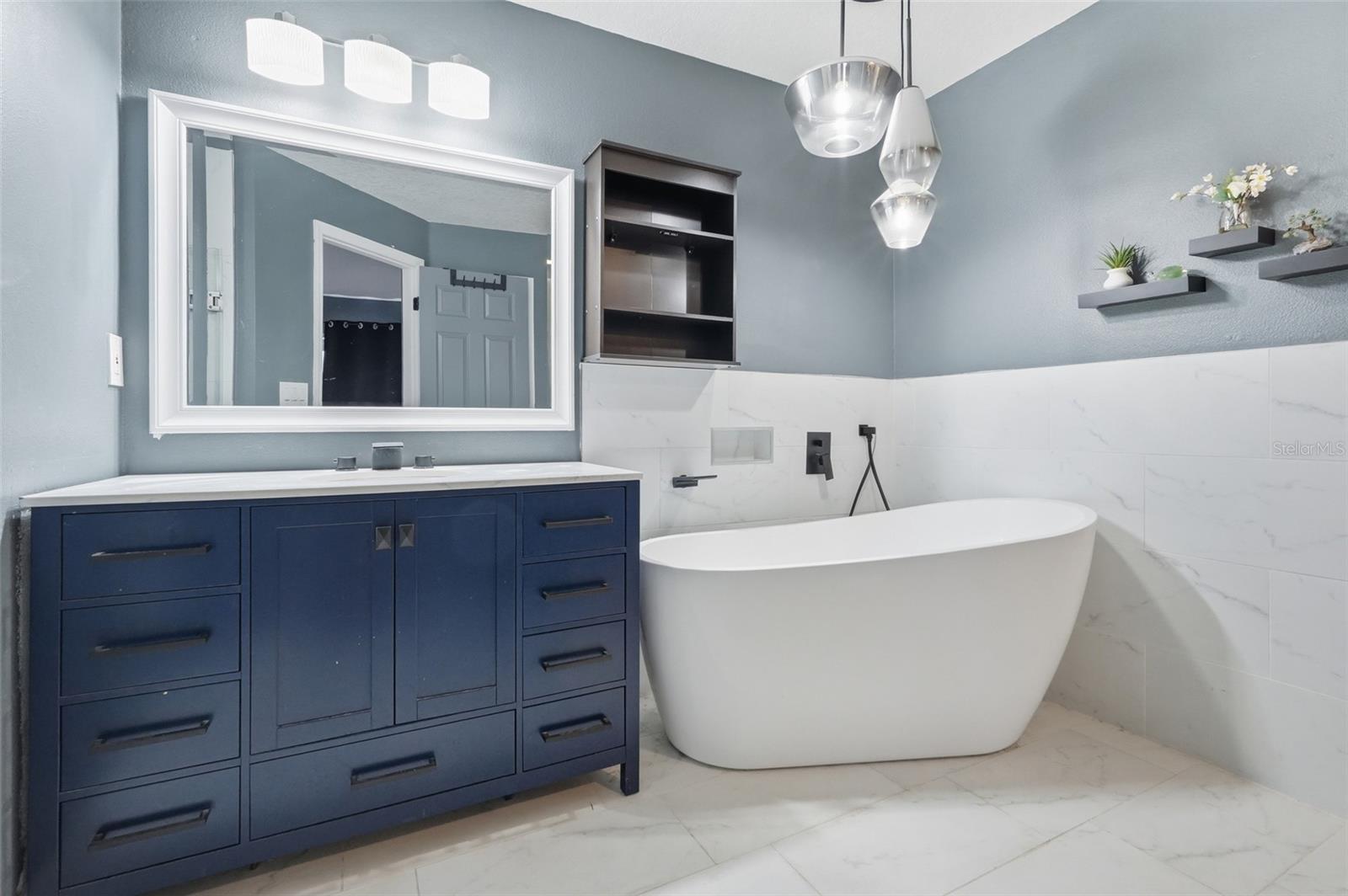 VILLAGE ESTATES LT 01 ORB 2125 P - Residential