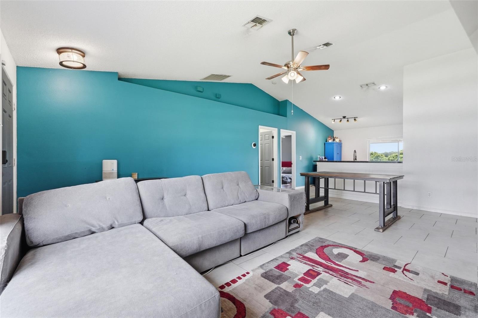 VILLAGE ESTATES LT 01 ORB 2125 P - Residential