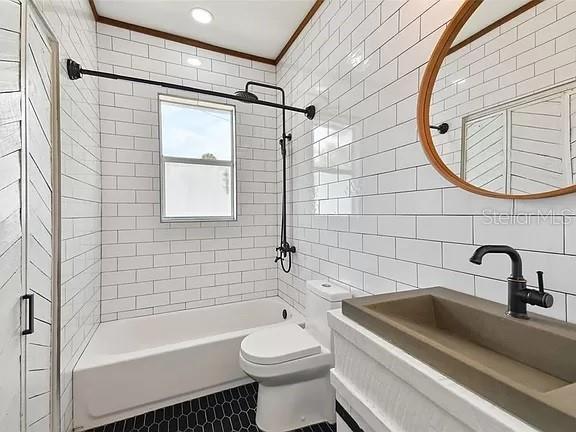 WEST HIGHLANDS - Residential Lease