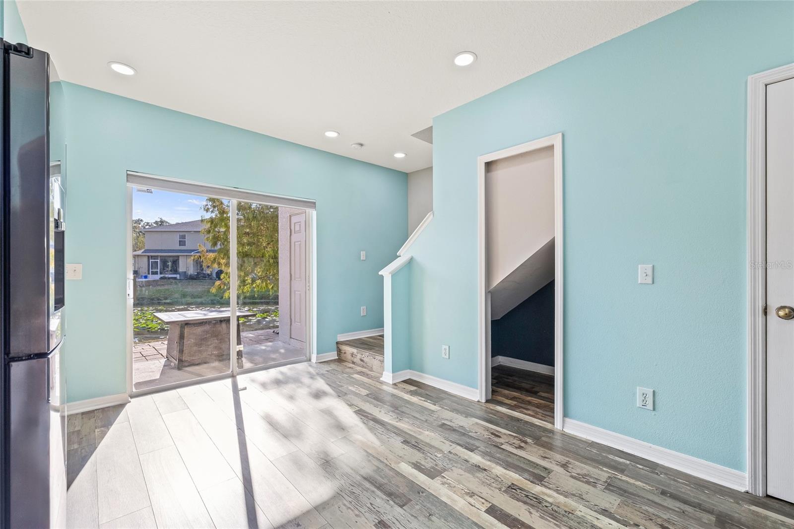 SWAN VIEW TWNHMS - Residential