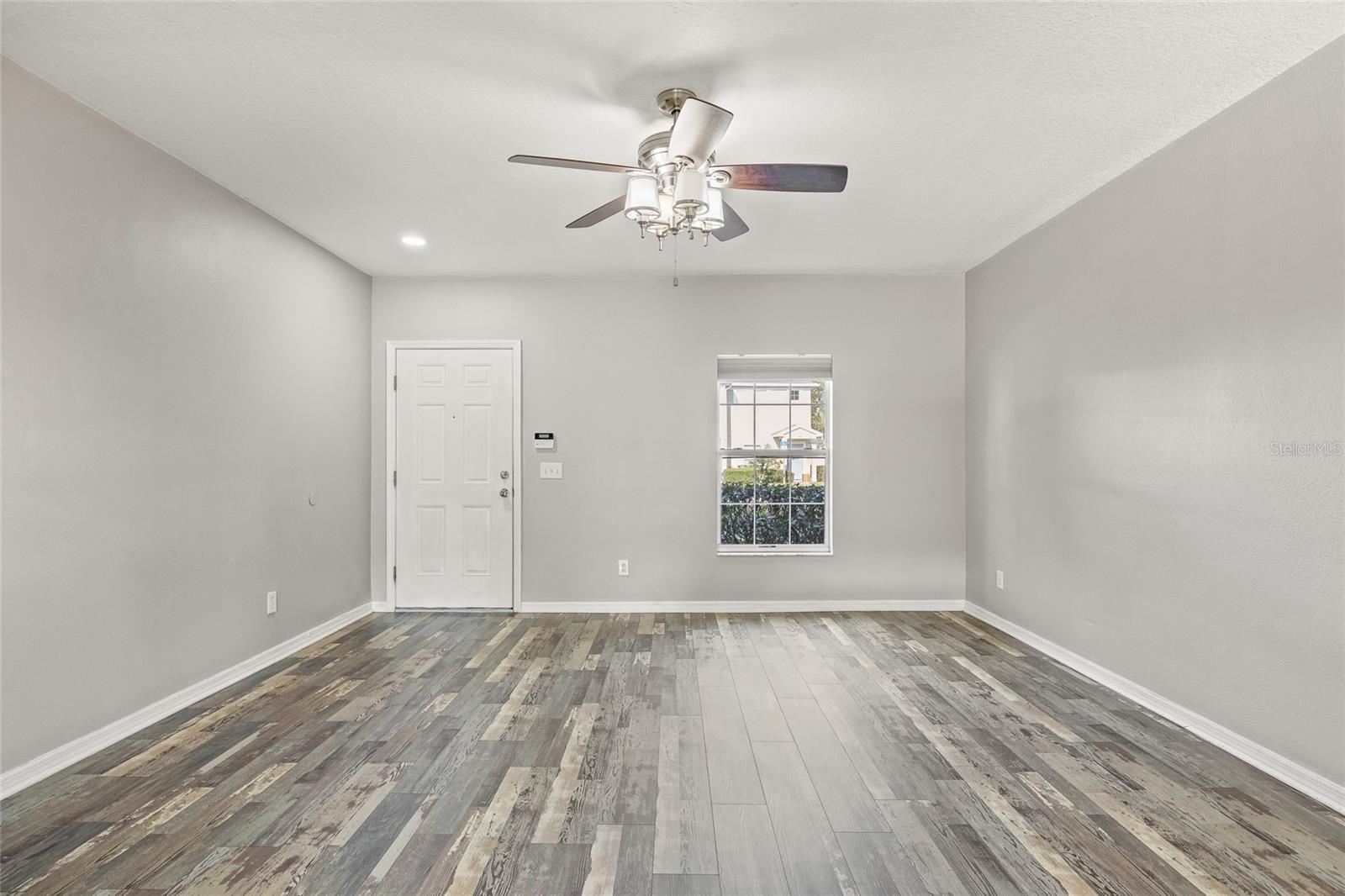 SWAN VIEW TWNHMS - Residential