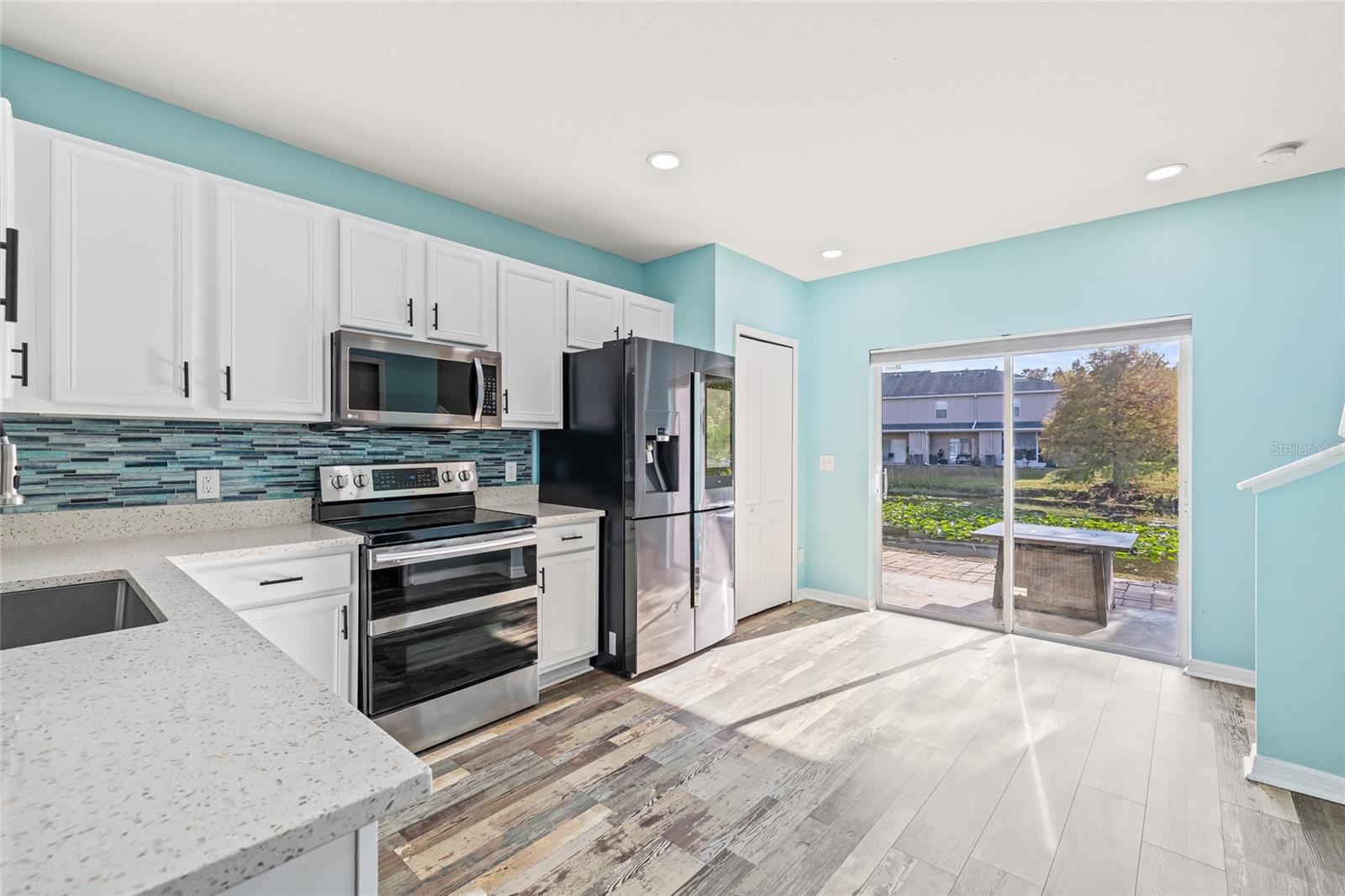 SWAN VIEW TWNHMS - Residential