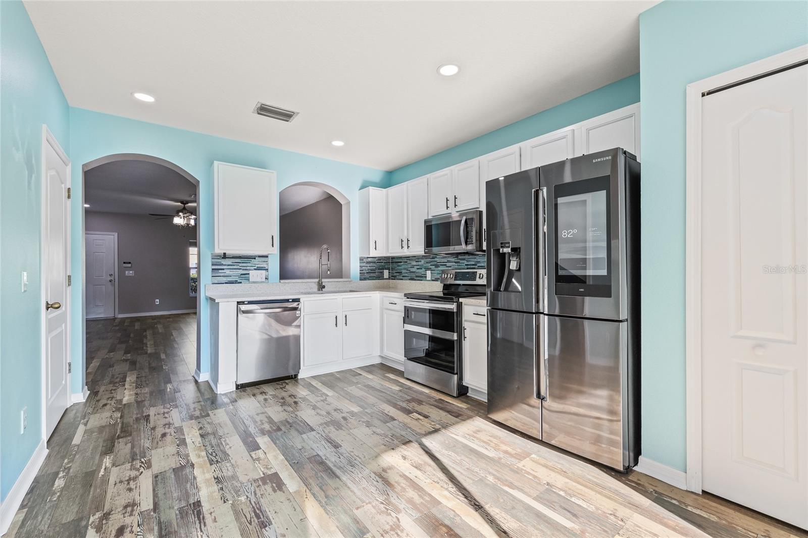 SWAN VIEW TWNHMS - Residential