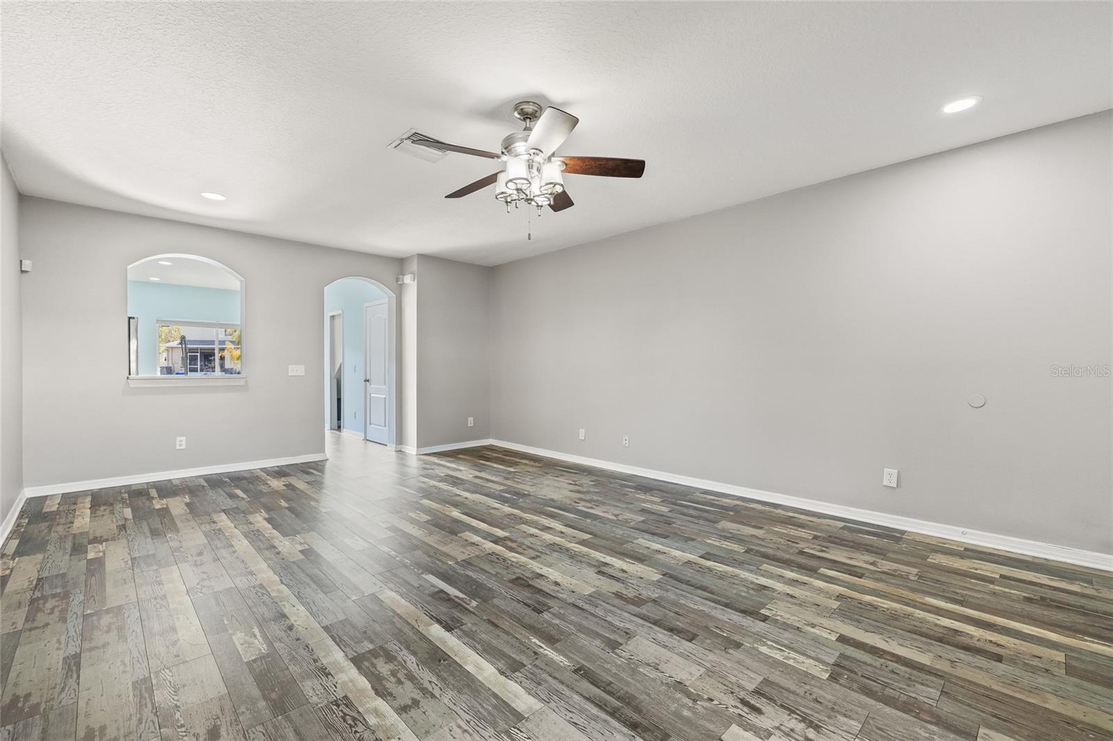 SWAN VIEW TWNHMS - Residential