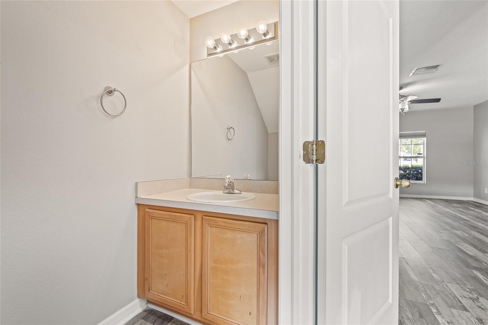 SWAN VIEW TWNHMS - Residential