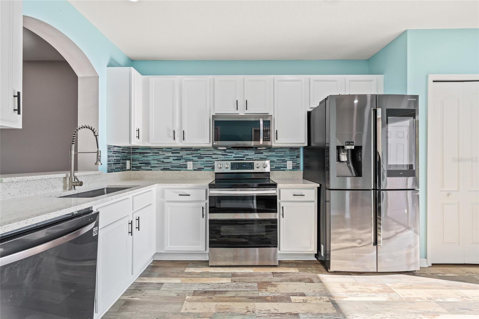 SWAN VIEW TWNHMS - Residential