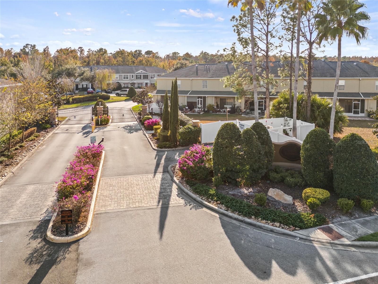 SWAN VIEW TWNHMS - Residential