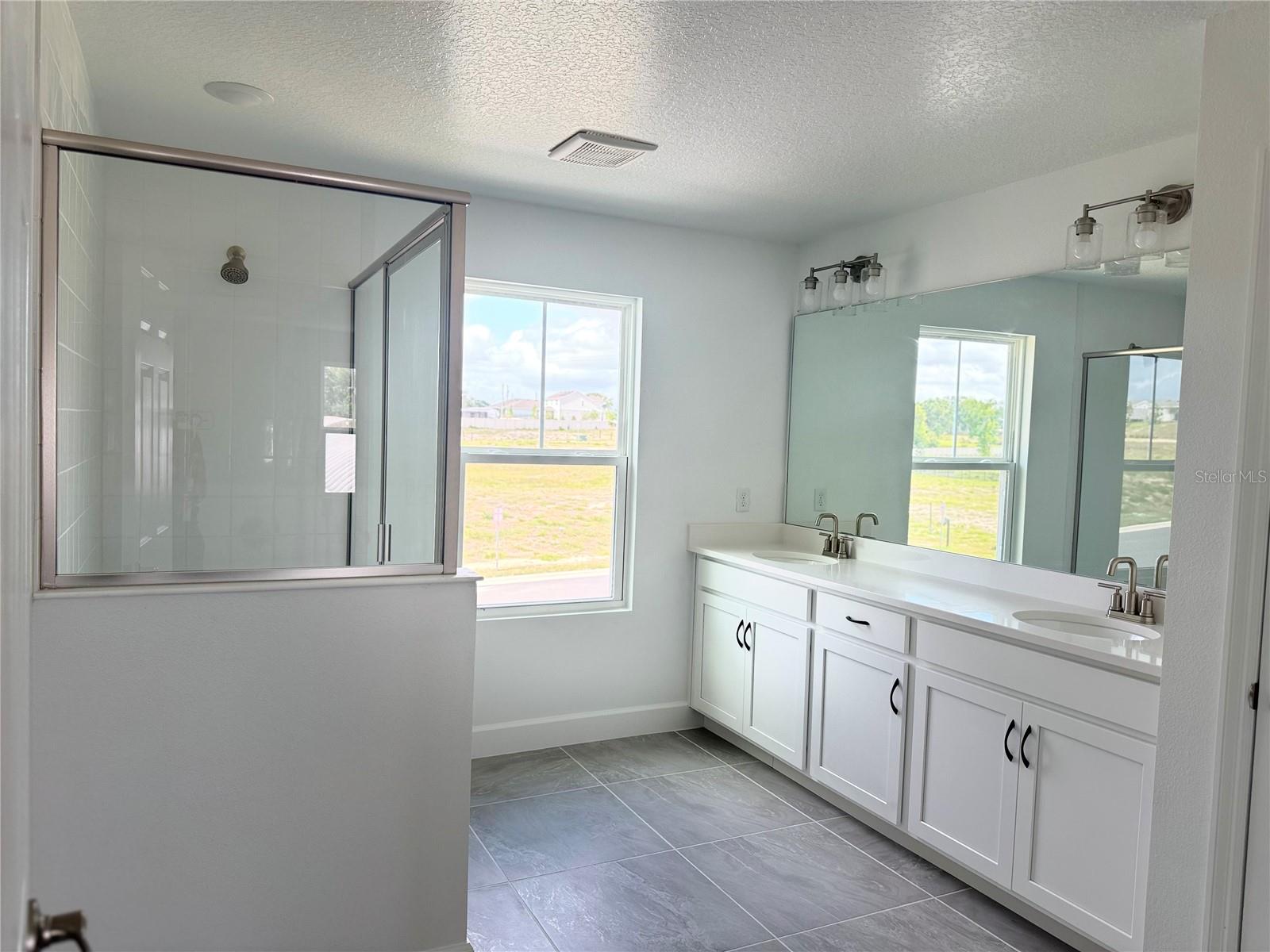 OAKVIEW - Residential