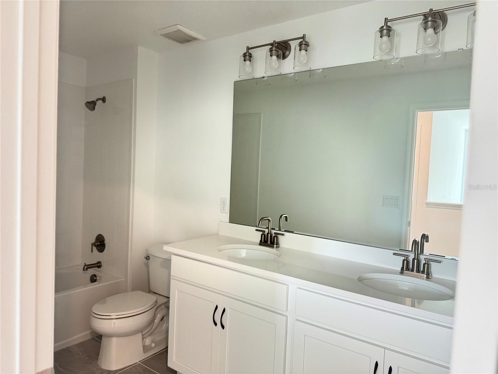 OAKVIEW - Residential