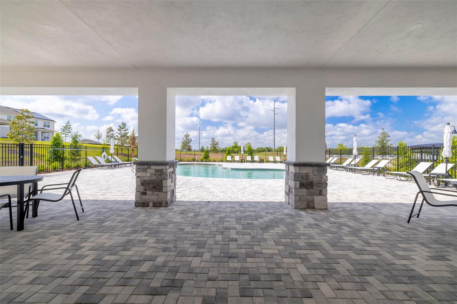 OAKVIEW - Residential