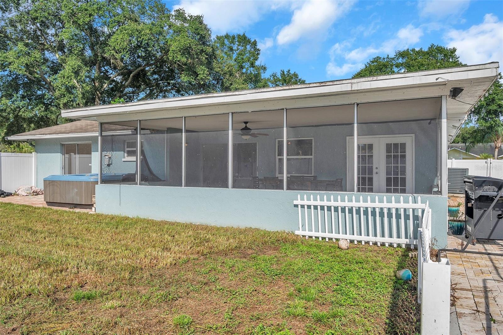 WINDMILL POINTE OF TARPON LAKE - UNIT THREE - Residential Lease