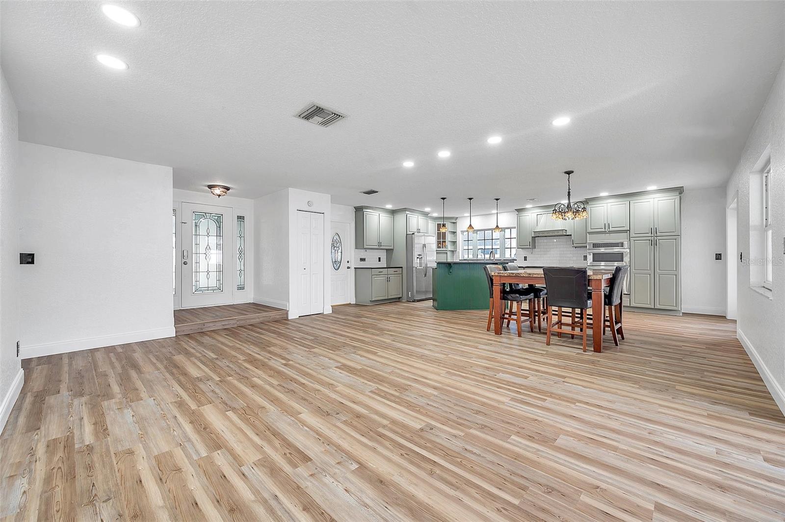 WINDMILL POINTE OF TARPON LAKE - UNIT THREE - Residential Lease