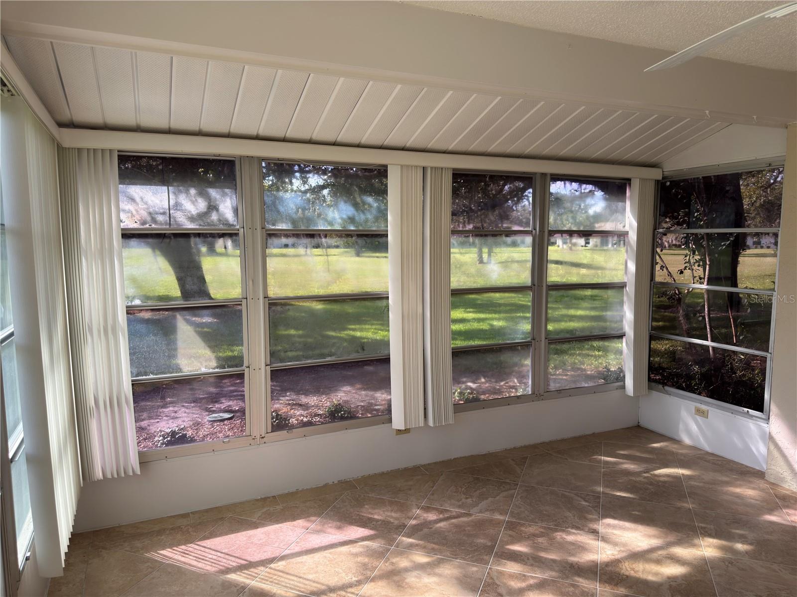 OAKHURST PH II - Residential Lease