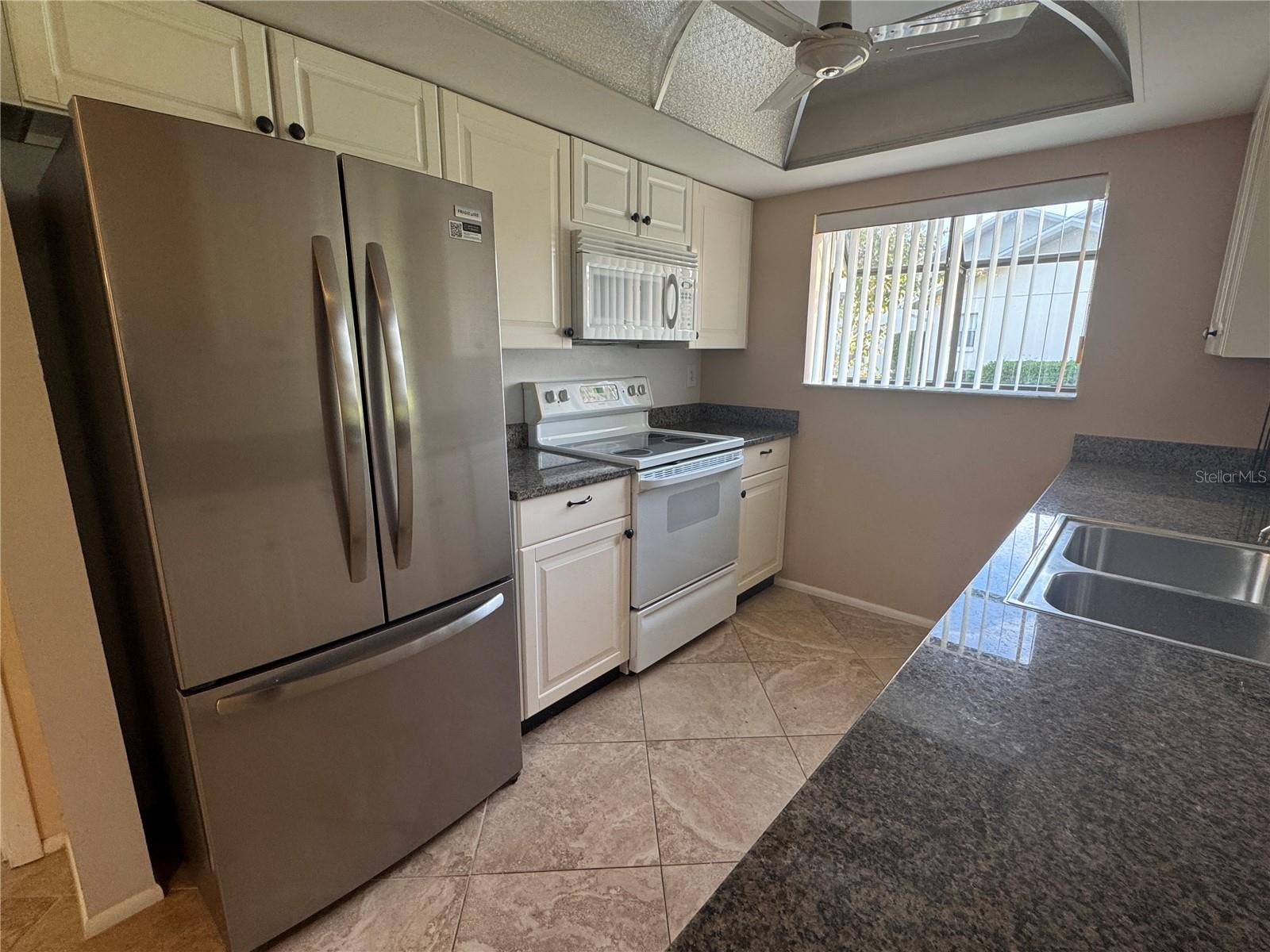 OAKHURST PH II - Residential Lease