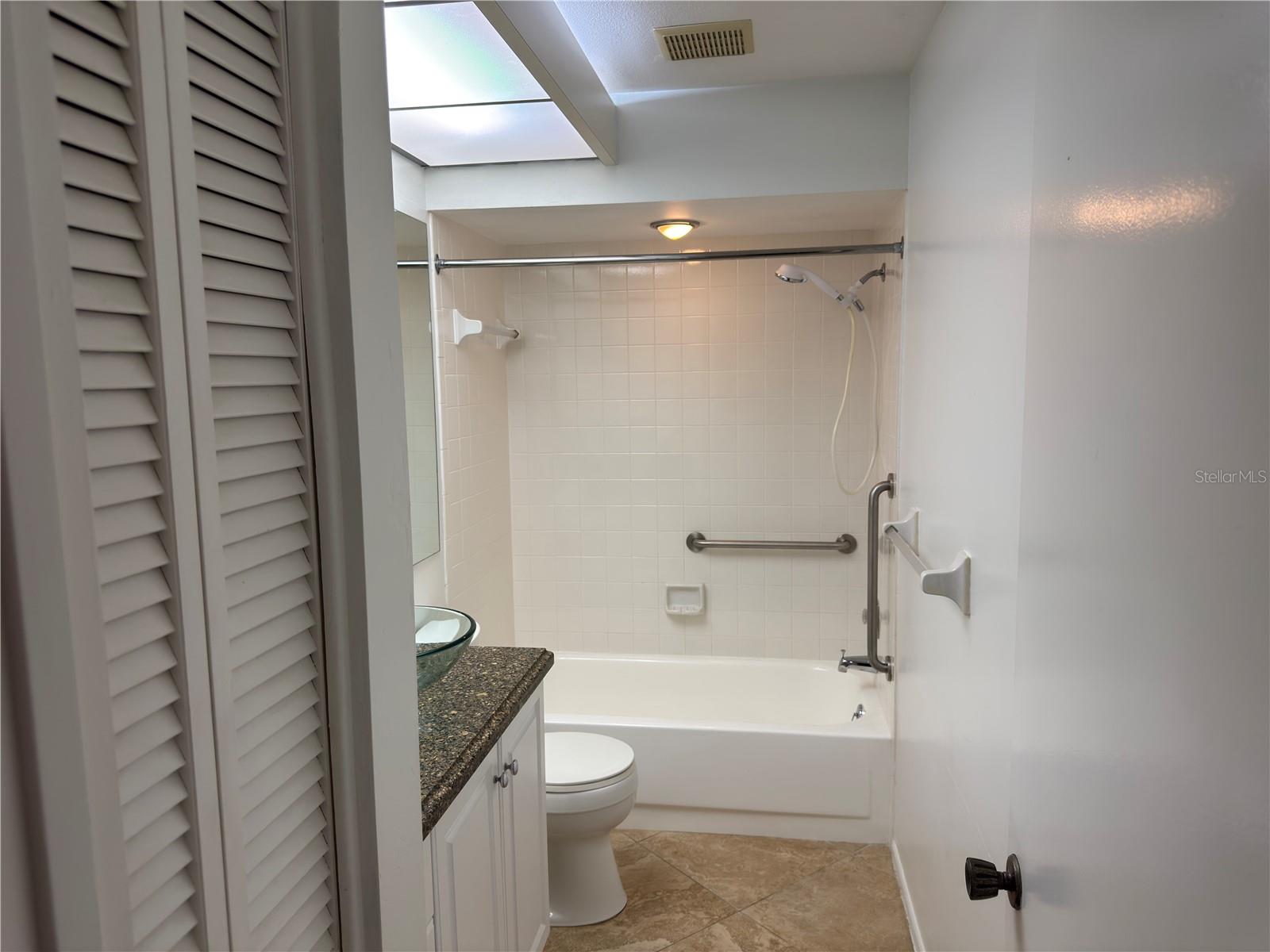 OAKHURST PH II - Residential Lease