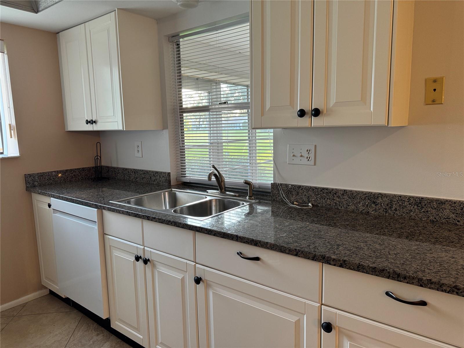 OAKHURST PH II - Residential Lease