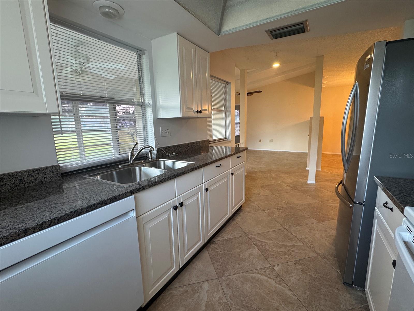 OAKHURST PH II - Residential Lease