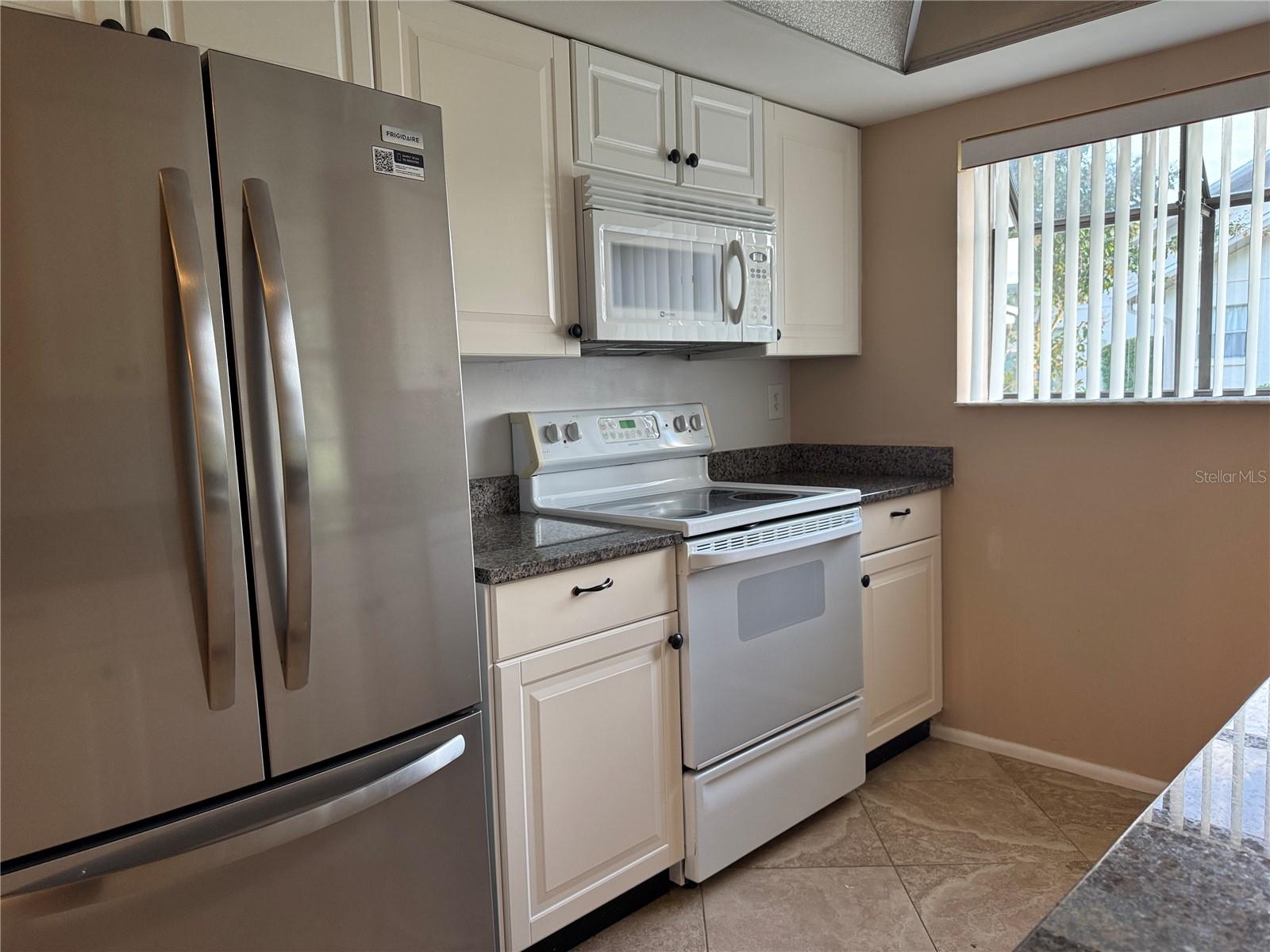 OAKHURST PH II - Residential Lease