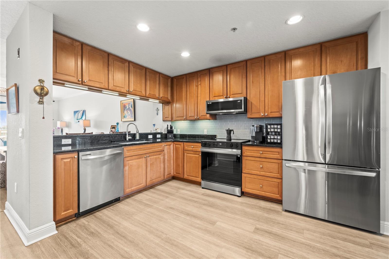 425 150TH AVENUE 2303