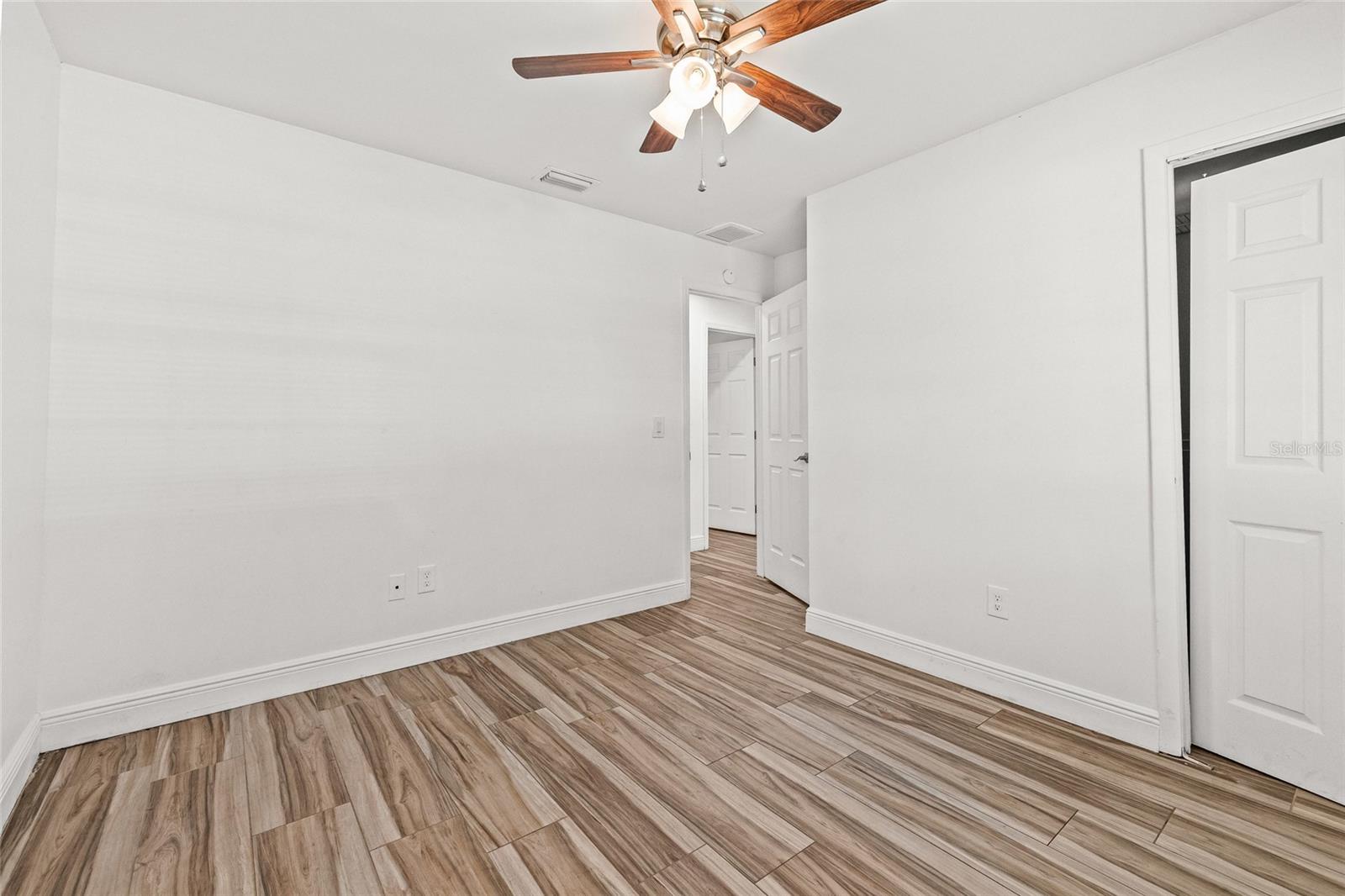 PRESIDENTIAL MANOR UNIT 2B - Residential