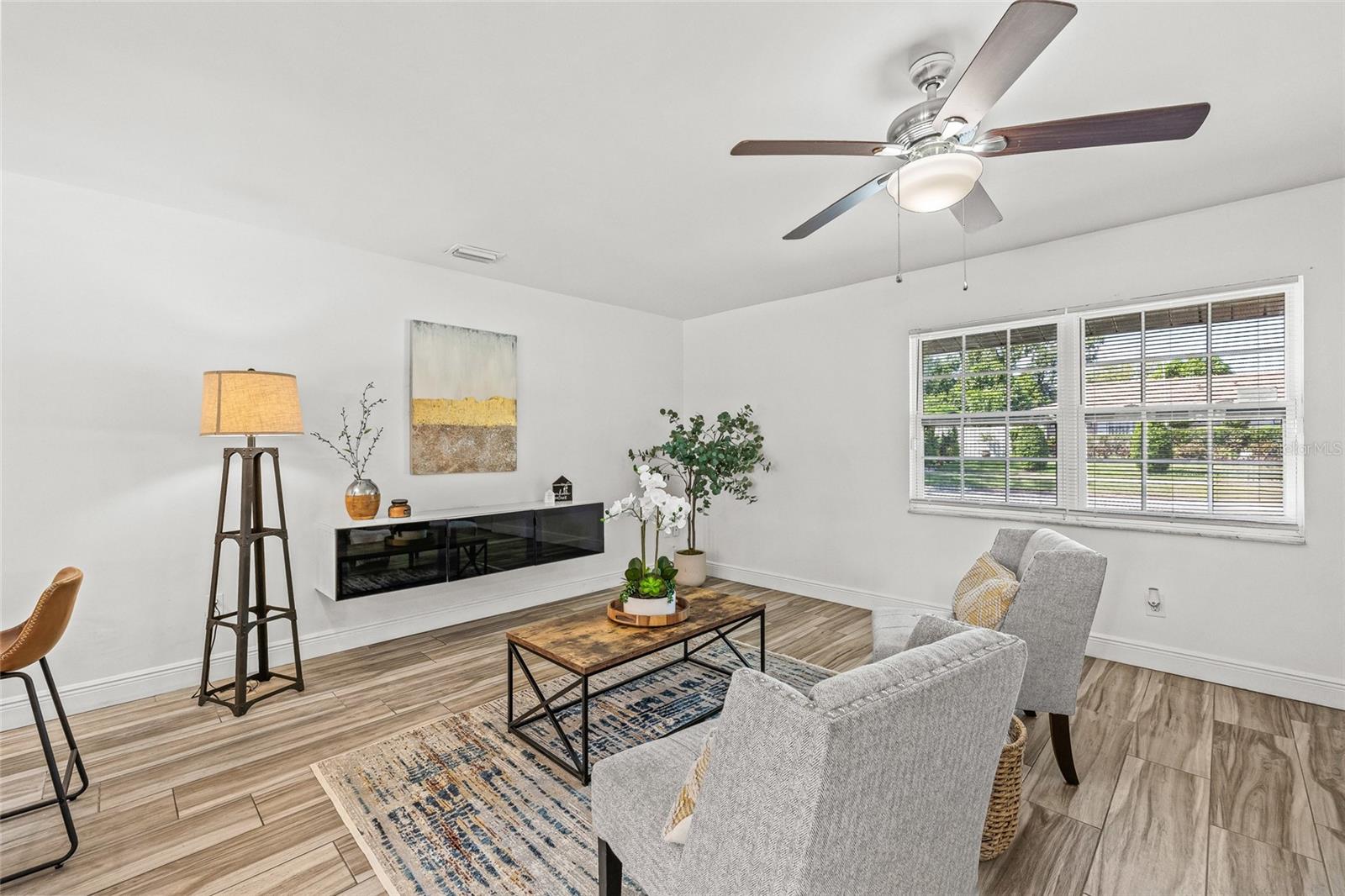 PRESIDENTIAL MANOR UNIT 2B - Residential