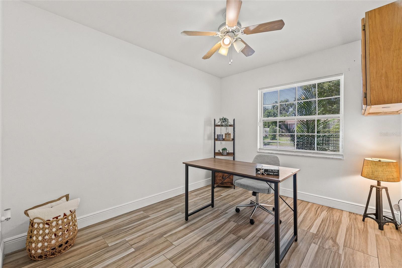 PRESIDENTIAL MANOR UNIT 2B - Residential