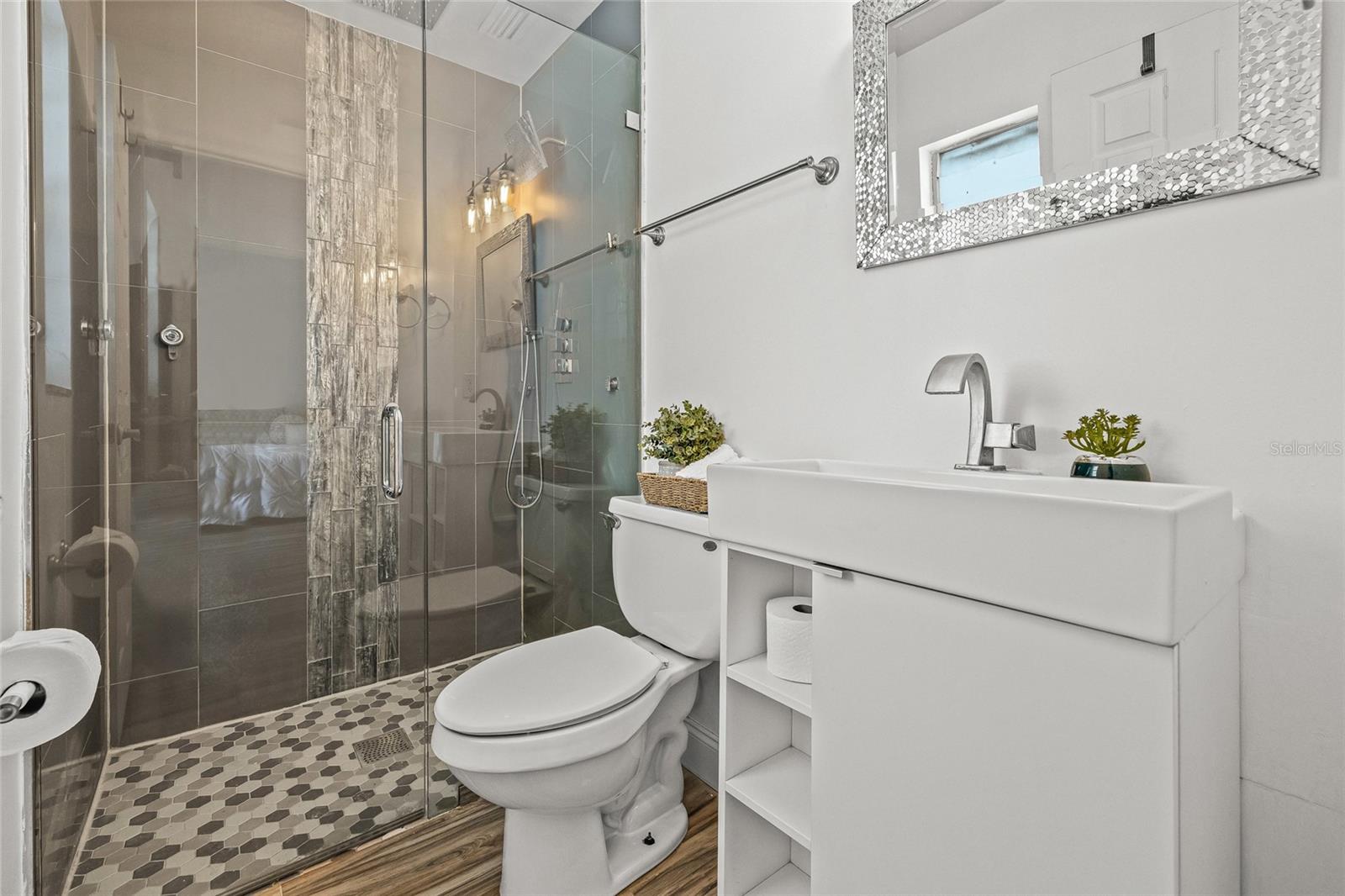 PRESIDENTIAL MANOR UNIT 2B - Residential