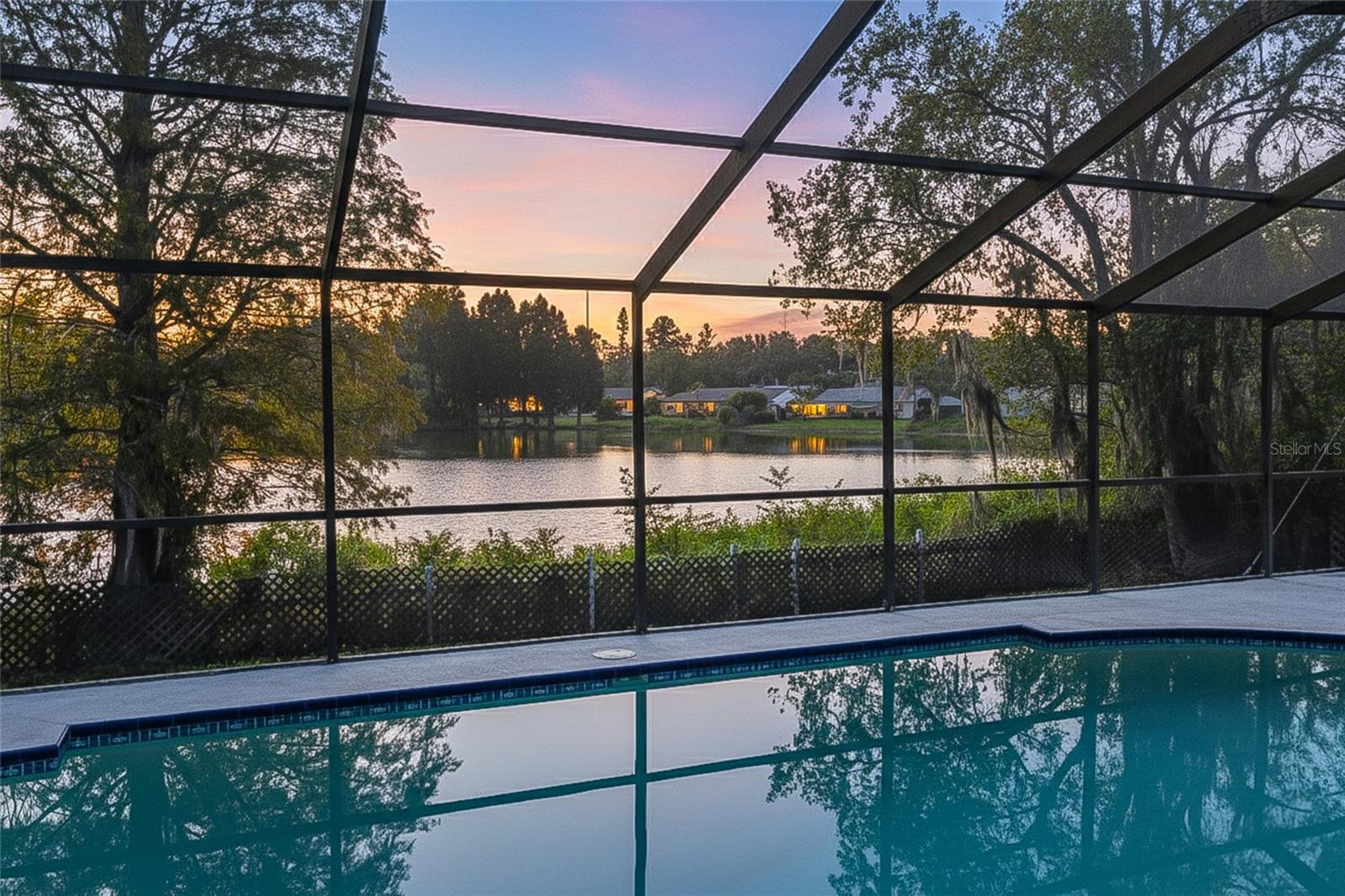 PRESIDENTIAL MANOR UNIT 2B - Residential