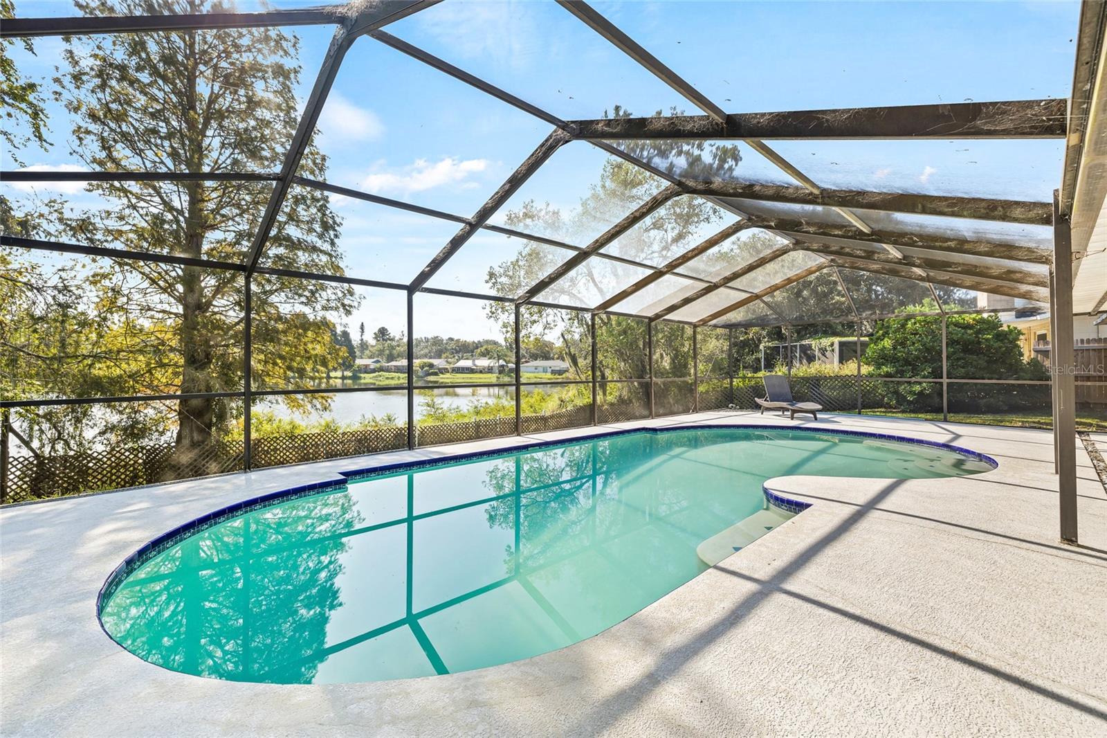 PRESIDENTIAL MANOR UNIT 2B - Residential