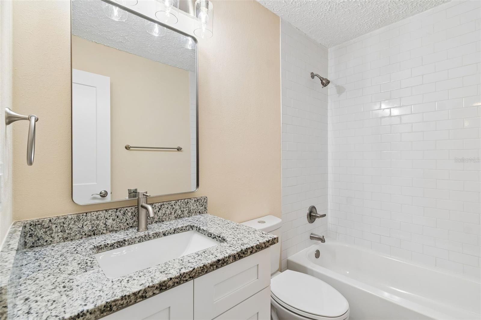 PRESIDENTIAL MANOR - Residential