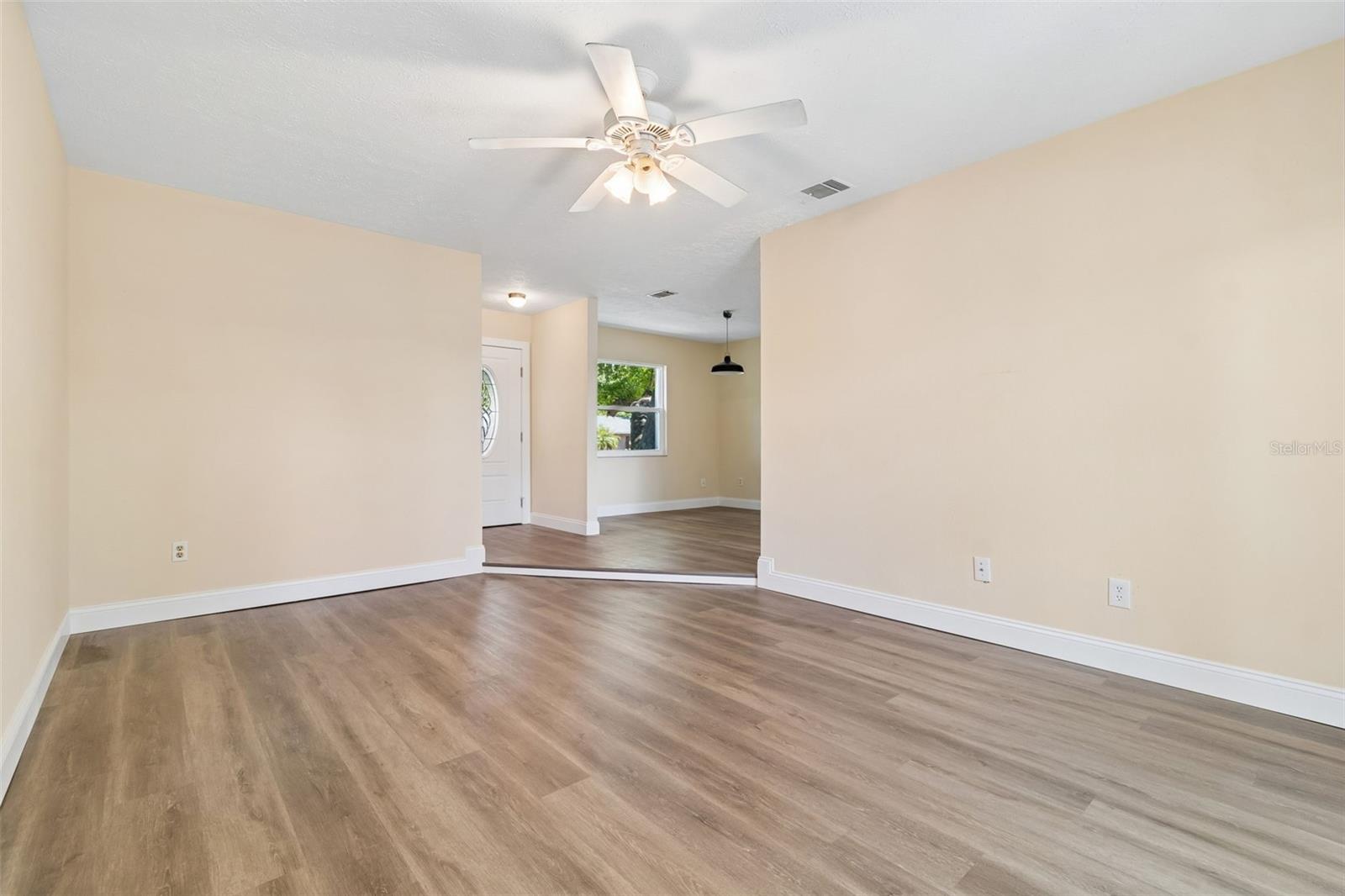 PRESIDENTIAL MANOR - Residential