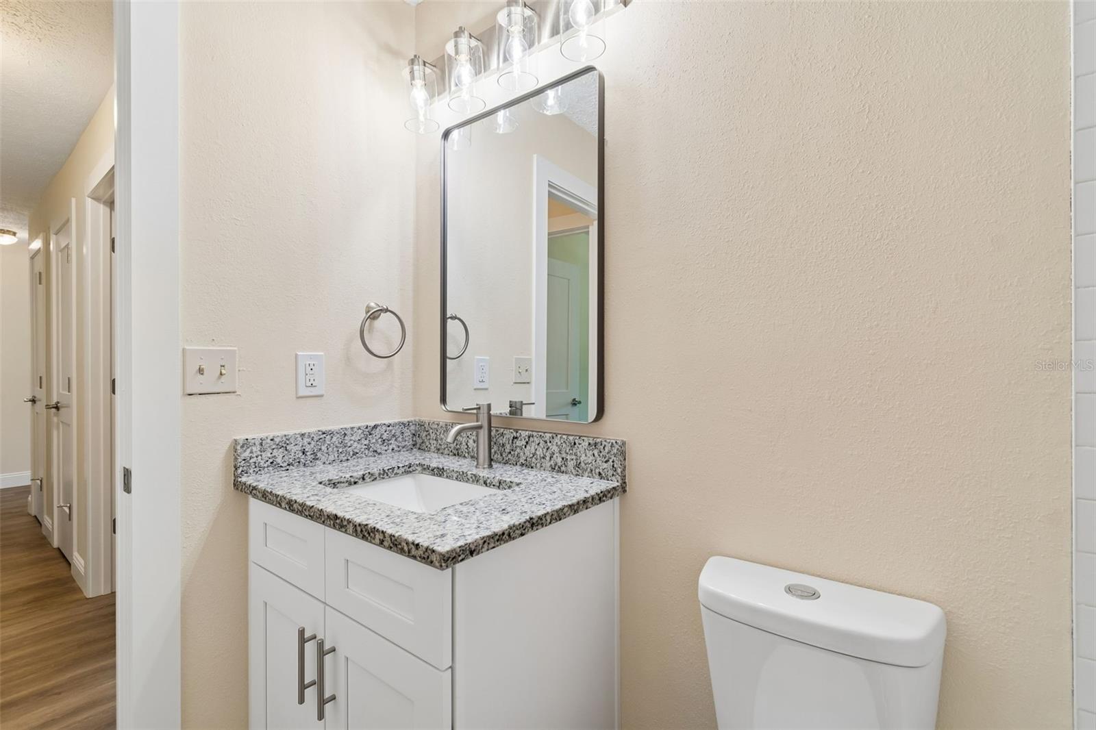 PRESIDENTIAL MANOR - Residential