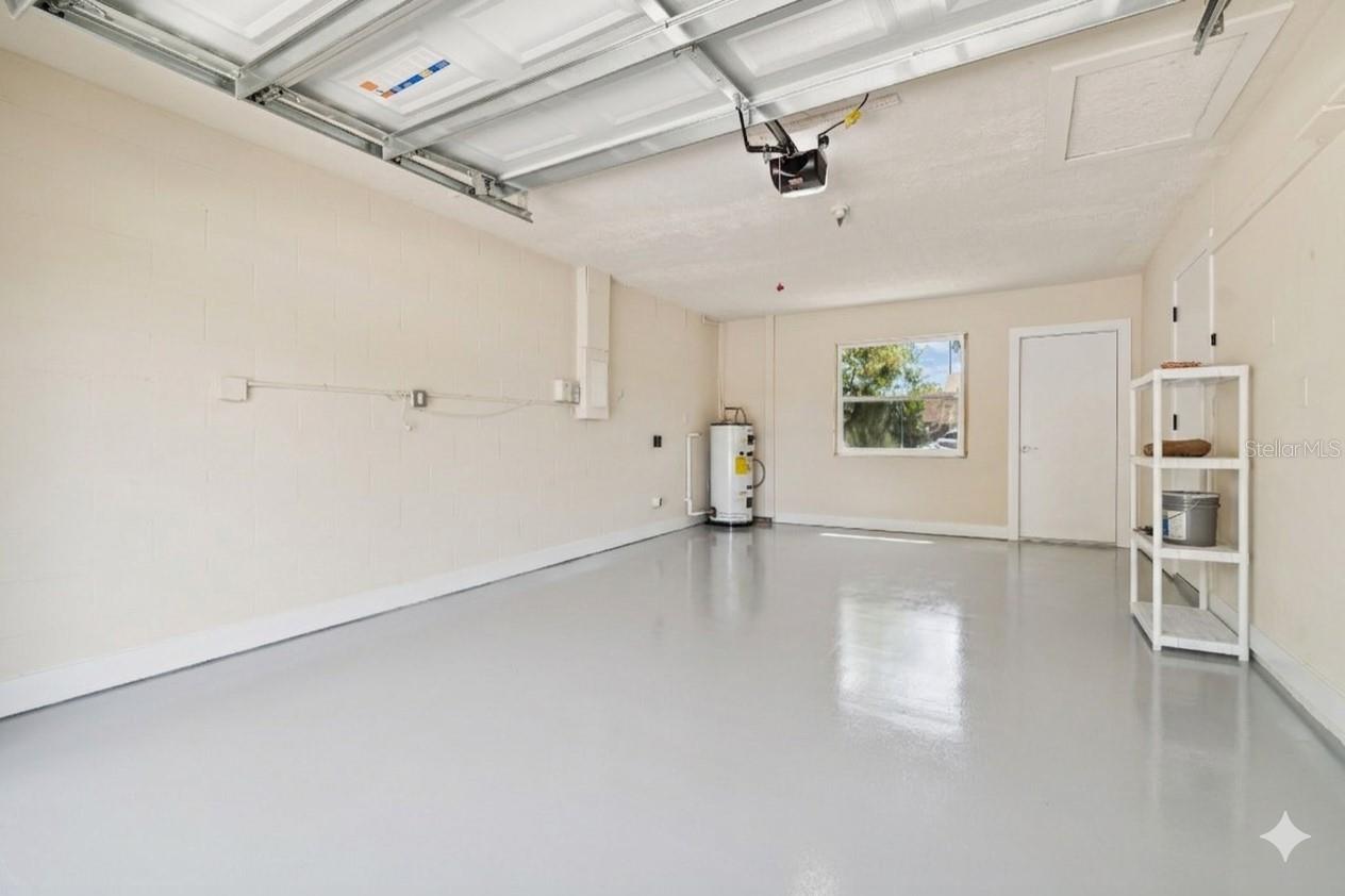 PRESIDENTIAL MANOR - Residential