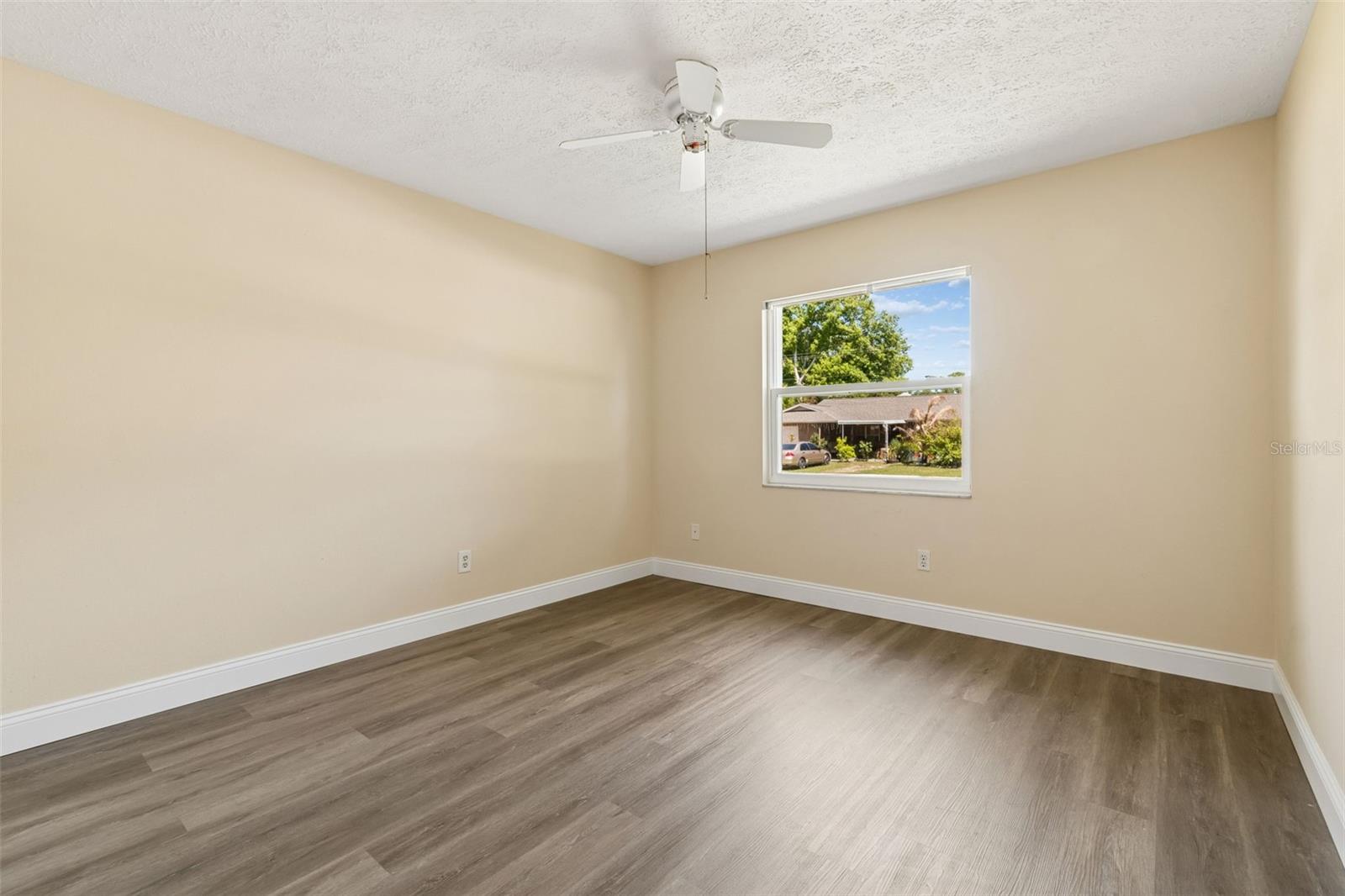 PRESIDENTIAL MANOR - Residential