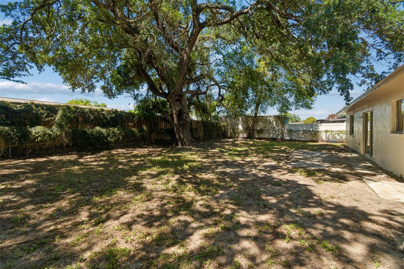 PRESIDENTIAL MANOR - Residential